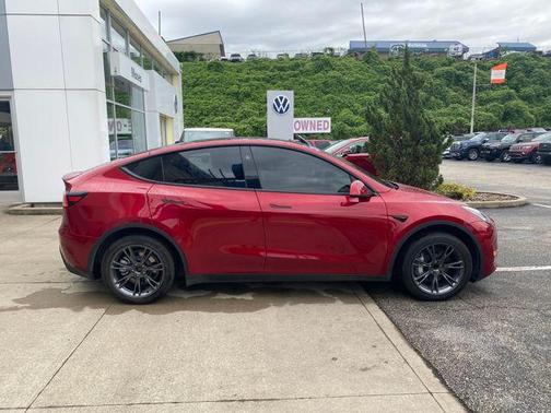 2024 Tesla Model Y Long Range Dual Motor All-Wheel Drive