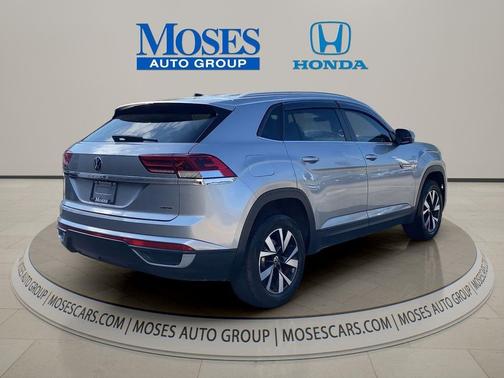 Pyrite Silver Metallic 2020 Volkswagen Atlas Cross Sport 2.0T SE