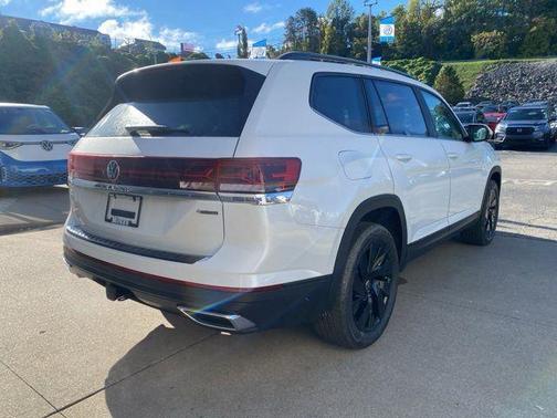 Opal White Pearl 2026 Volkswagen Atlas 2.0T SE w/Technology 4MOTION