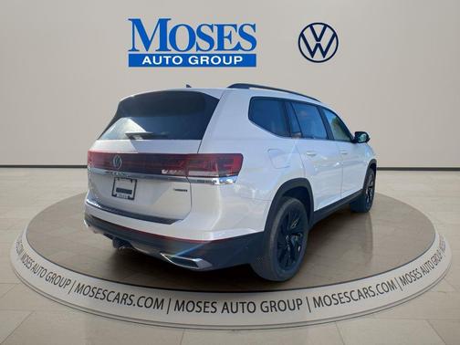 Opal White Pearl 2026 Volkswagen Atlas 2.0T SE w/Technology 4MOTION
