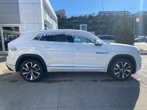 opal white pearl 2026 Volkswagen Atlas Cross Sport 2.0T SEL Premium