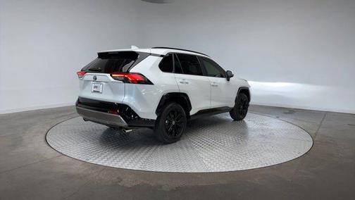 2023 Toyota RAV4 Hybrid SE