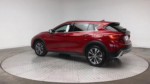 2017 INFINITI QX30 Premium