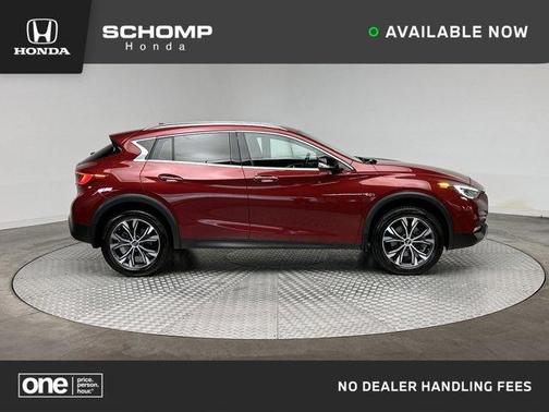 2017 INFINITI QX30 Premium