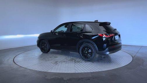 Crystal Black Pearl 2027 Honda HR-V Sport
