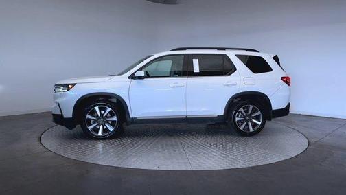 Platinum White Pearl 2023 Honda Pilot Touring