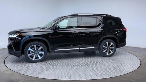 Crystal Black Pearl 2024 Honda Pilot Touring