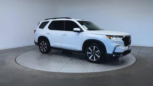 Platinum White Pearl 2023 Honda Pilot Touring