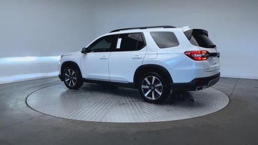 Platinum White Pearl 2023 Honda Pilot Touring