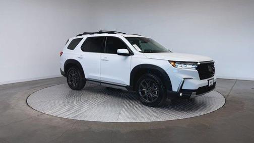 Platinum White Pearl 2024 Honda Pilot Touring