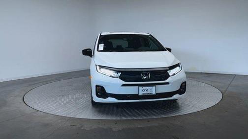 Platinum White Pearl 2026 Honda Odyssey Sport-L