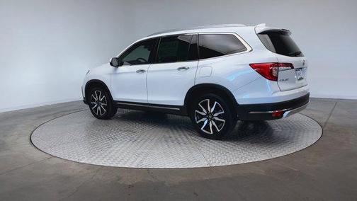 2022 Honda Pilot Touring 7-Passenger