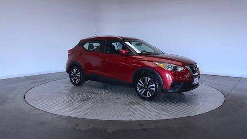 Cayenne Red Metallic 2019 Nissan Kicks SV