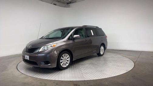 2014 Toyota Sienna LE
