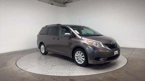 2014 Toyota Sienna LE