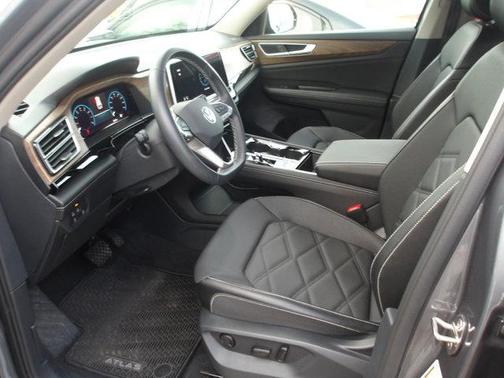 Platinum Gray Metallic 2024 Volkswagen Atlas 2.0T SE