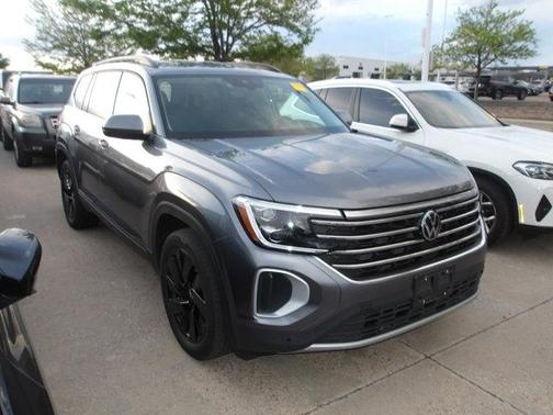 Platinum Gray Metallic 2024 Volkswagen Atlas 2.0T SE