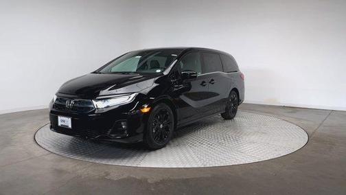Crystal Black Pearl 2026 Honda Odyssey Sport-L