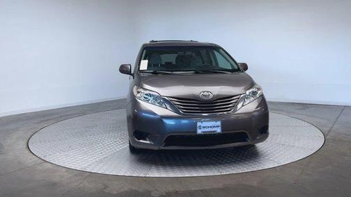 2016 Toyota Sienna LE
