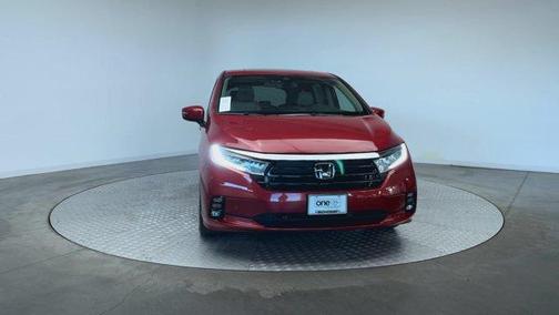 Radiant Red Metallic II 2022 Honda Odyssey Touring