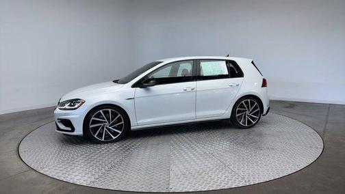 2018 Volkswagen Golf R 2.0T w/DCC & Navigation