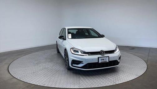 2018 Volkswagen Golf R 2.0T w/DCC & Navigation