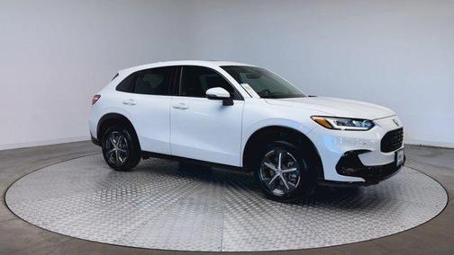Platinum White Pearl 2023 Honda HR-V EX-L