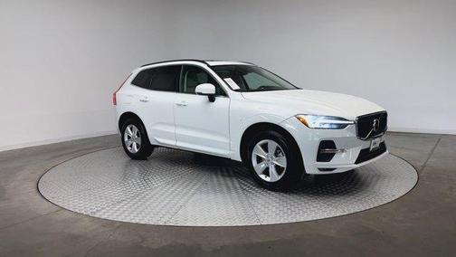 2022 Volvo XC60 B5 Momentum
