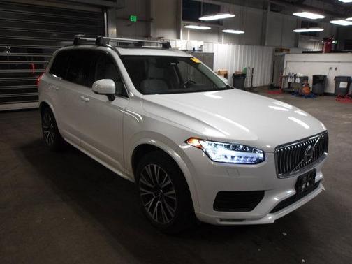 2021 Volvo XC90 T6 Momentum 7 Passenger