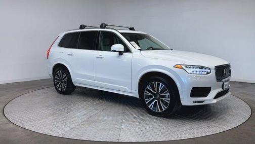 2021 Volvo XC90 T6 Momentum 7 Passenger