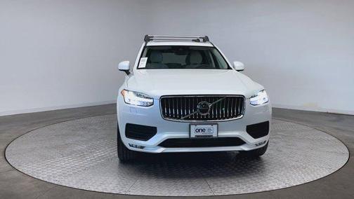 2021 Volvo XC90 T6 Momentum 7 Passenger