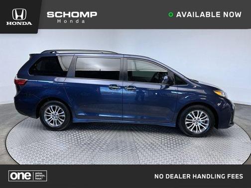 2020 Toyota Sienna XLE