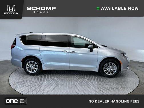 2023 Chrysler Pacifica Touring-L