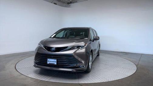 2022 Toyota Sienna Platinum 7 Passenger