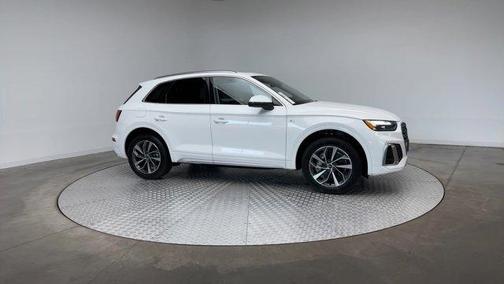 2023 Audi Q5 45 S line Premium Plus