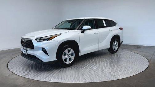 2022 Toyota Highlander LE