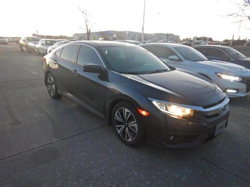 Photo 2 of 4 of 2018 Honda Civic EX-L
