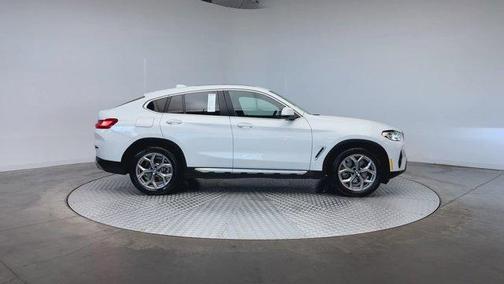 2022 BMW X4 xDrive30i