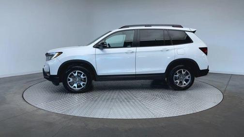Platinum White Pearl 2023 Honda Passport TrailSport