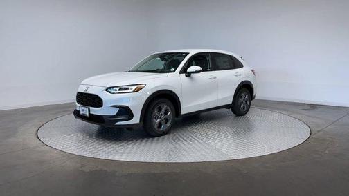 Platinum White Pearl 2026 Honda HR-V LX