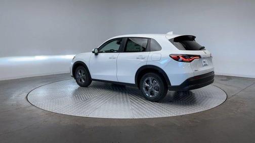 Platinum White Pearl 2026 Honda HR-V LX