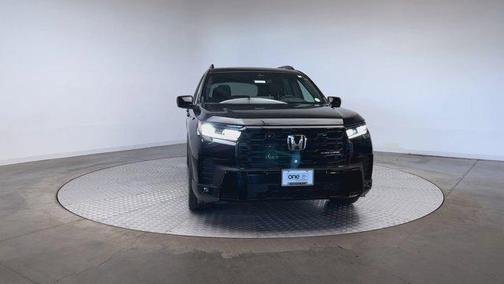 Crystal Black Pearl 2026 Honda Pilot Black Edition