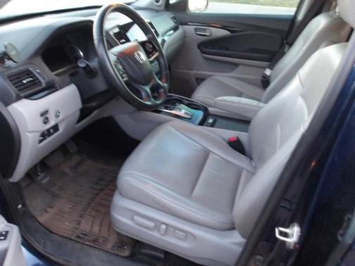 Blue 2019 Honda Pilot Touring 7-Passenger