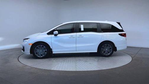 White 2025 Honda Odyssey Touring