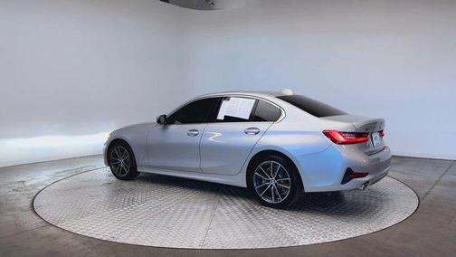 2019 BMW 330 i xDrive