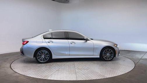 2019 BMW 330 i xDrive