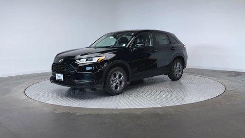 Crystal Black Pearl 2027 Honda HR-V LX