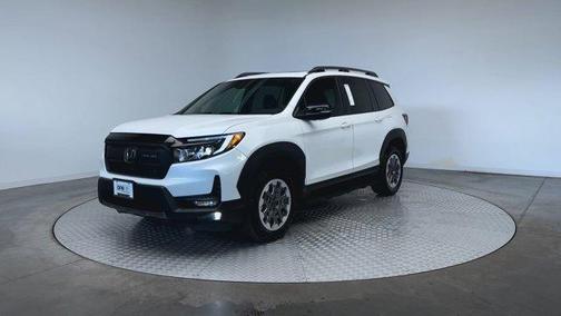 Platinum White Pearl 2025 Honda Passport TrailSport