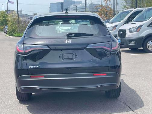 Crystal Black Pearl 2023 Honda HR-V LX