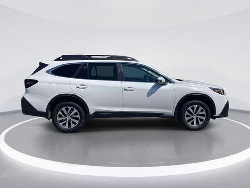 Crystal White Pearl 2022 Subaru Outback Premium